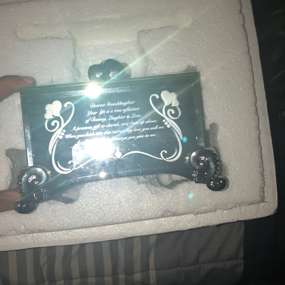 Jewelry box